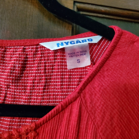 Red cold shoulder top - Picture 3 of 3